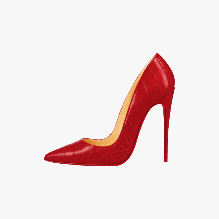 악어가죽 패턴 펌프스는 Christian Louboutin. 