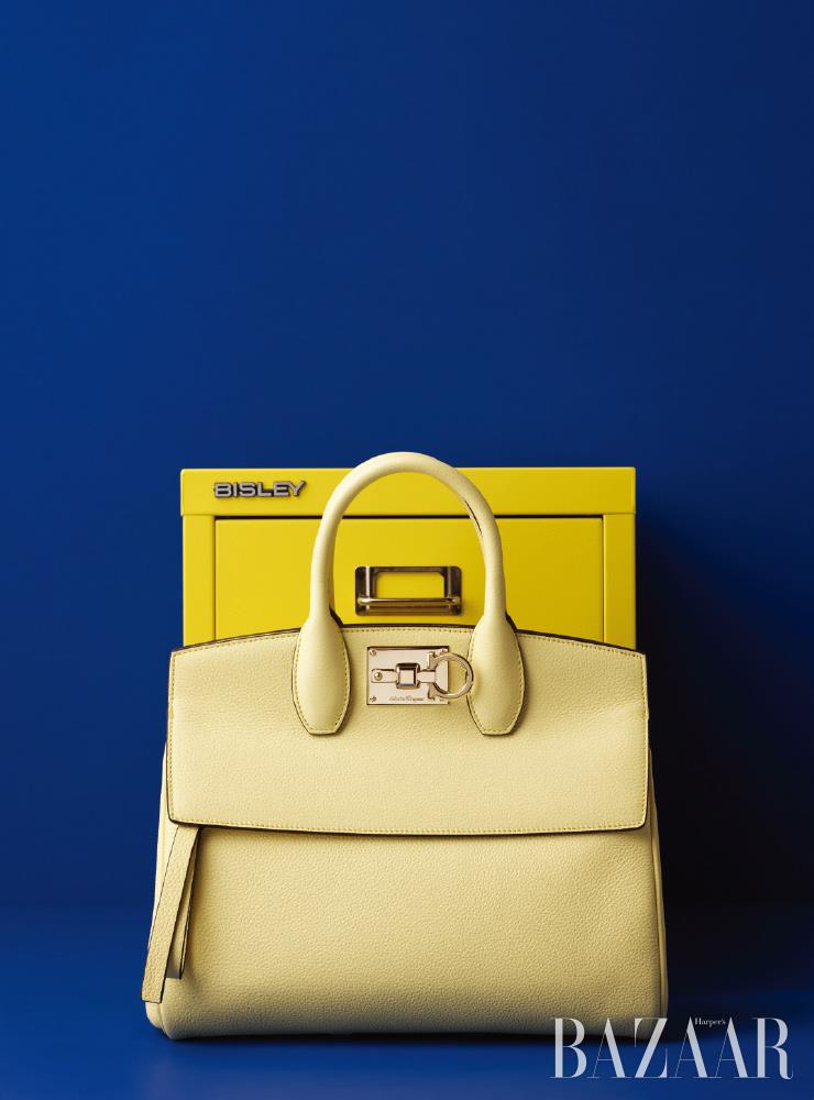 메탈 클로저 백은 가격 미정 Salvatore Ferragamo.