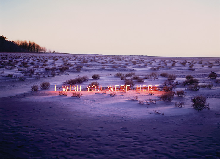 Wish You Were Here>의 네온 설치작품은 생 로랑 서울 플래그십 부티크에서 만나볼 수 있다. <I wish you were here>, Artwork by Jung Lee Project Management by CAVA LIFE Copyright ⓒ Saint Laurent All Rights Reserved