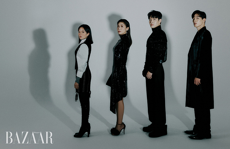 (왼쪽부터) 정지소가 입은 셔츠는 Vivienne Westwood. 베스트는 Wooyoungmi. 스커트, 레깅스는 Dolce & Gabbana. 부츠는Fendi. 귀고리는 스타일리스트 소장품.하지원이 입은 원피스는 Blumarine. 귀고리, 슈즈는 Dolce & Gabbana. 강하늘이 입은 시스루 셔츠, 팬츠, 스니커즈는 모두 Valentino. 터틀넥은 스타일리스트 소장품. 노상현이 입은 코트, 팬츠는 Kimseoryong Homme. 니트 베스트는 Wooyoungmi. 슈즈는 Soulesures.