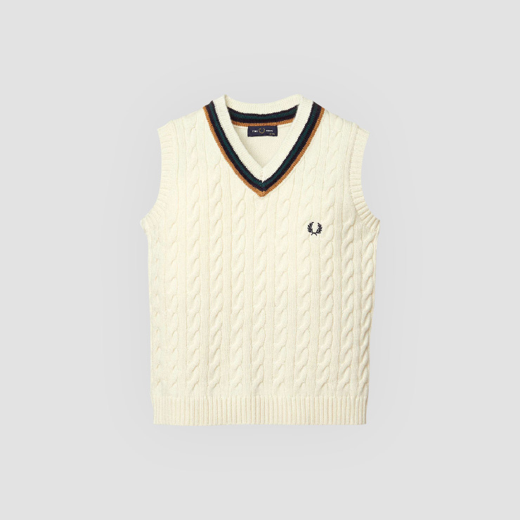 니트 베스트는 26만8천원 Fred Perry.