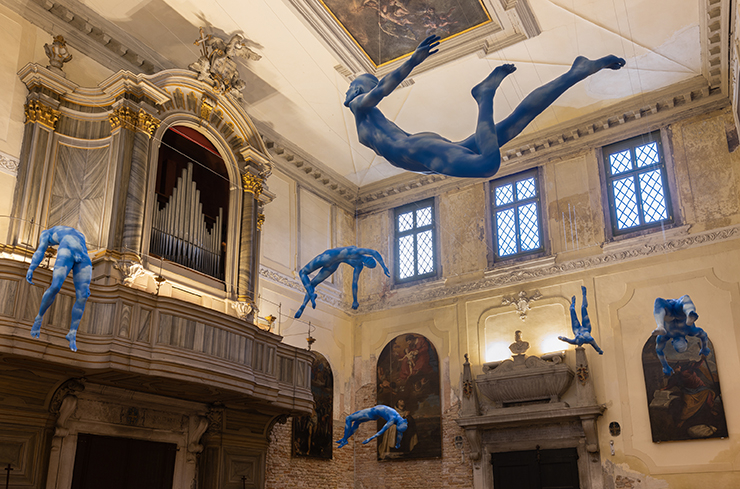 Ugo Rondinone, «Burn Shine Fly», Scuola Grande San Giovanni Evangelista, Venice, 2022, Exhibition view. Photo ⓒ Andrea Rossetti Courtesy the artist; Galerie Eva Presenhuber, Zurich; Esther Schipper, Berlin; Sadie Coles HQ, London; Gladstone, New York; Kamel Mennour, Paris; Kukje Gallery, Seoul