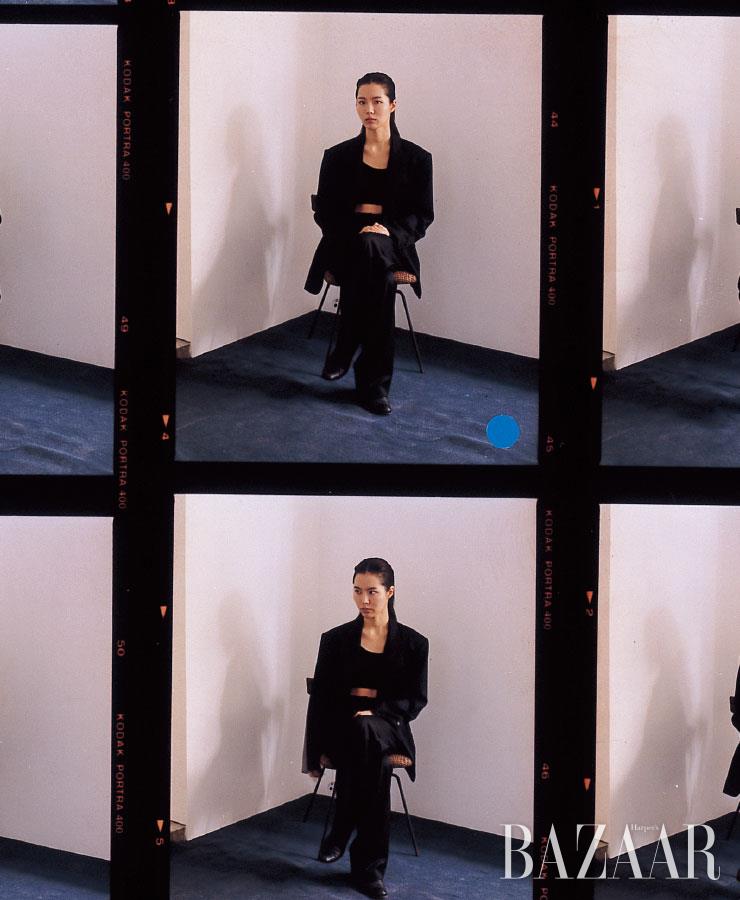 수트는 s/e/o，톱은 본인 소장품，슈즈는 스타일리스트 소장품.