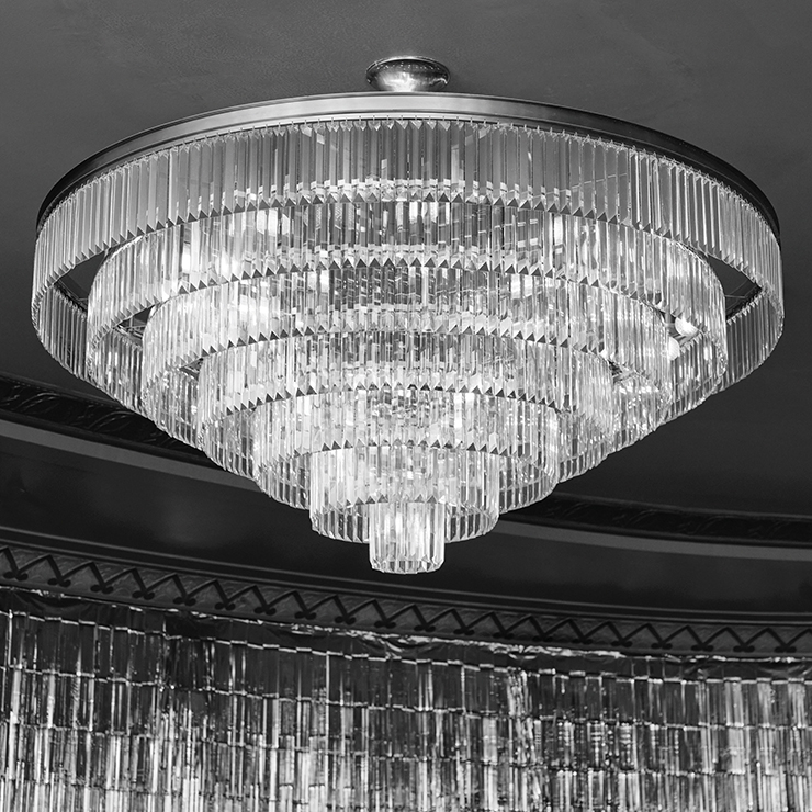 세계적인 뮤지션들과 인연이 깊은 윌턴극장의 외관과 아르데코 무드가 느껴지는 인테리어.