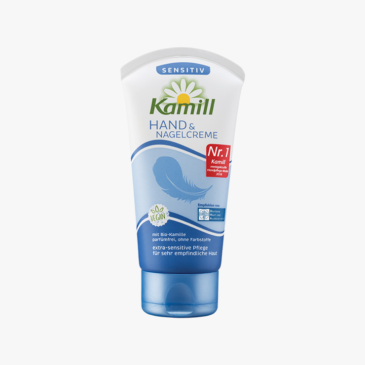 Kamill 핸드 앤 네일 크림 센시티브 캐모마일에서 추출한 보습 성분을 담은 무향 핸드크림. 6천2백원.