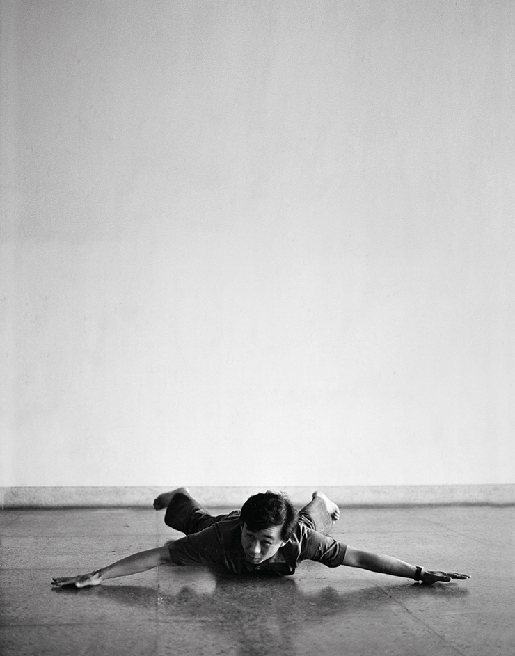 <수축과 팽창>, 1976, Gelatin silver print, 27.2x27.8cm, (12prints), ed.mono_10.