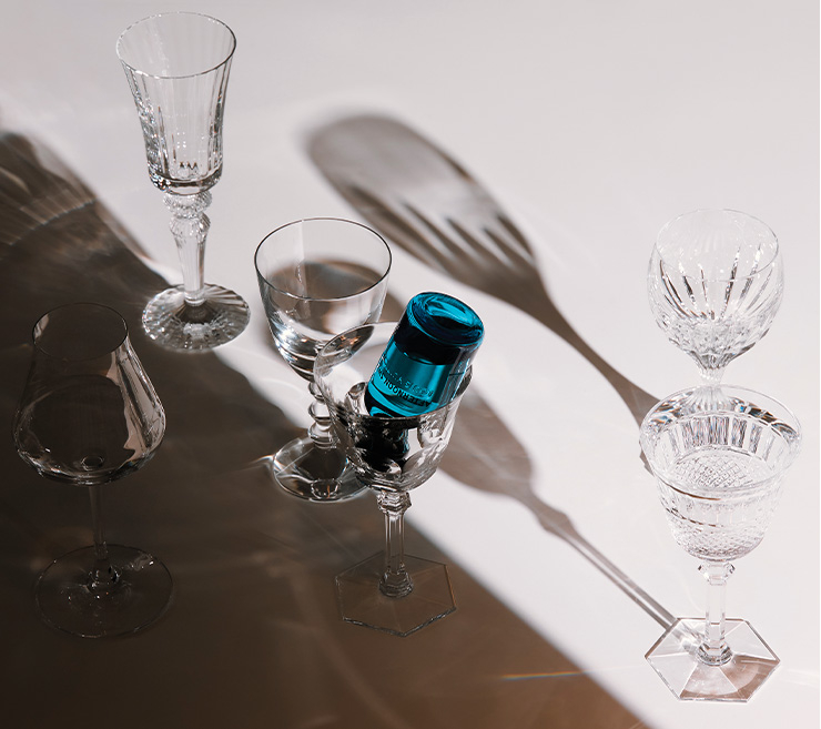 ‘코프레 와인 테라피’ 세트는 1백55만원 Baccarat. ‘애프터눈 스윔’은 100ml 38만원 Louis Vuitton.