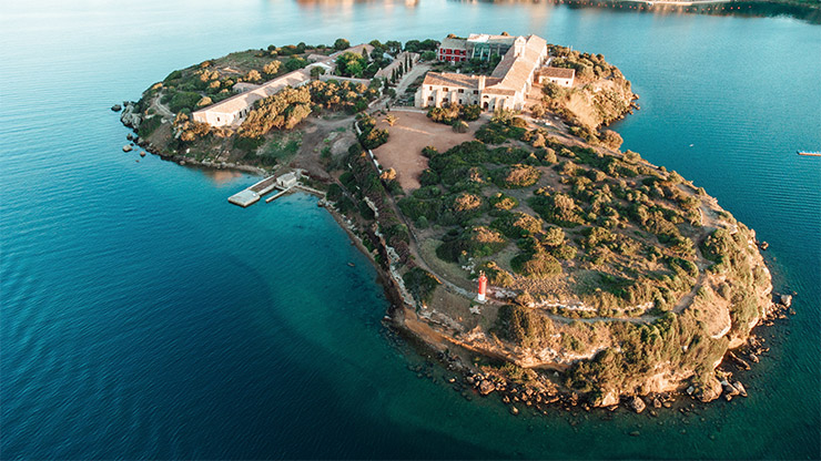 Hauser & Wirth Menorca on Isla del Rey, Courtesy Hauser & Wirth. Photo: Be Creative, Menorca