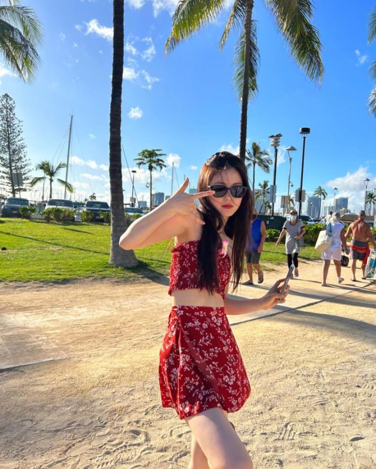 instagram @__shinyeeun