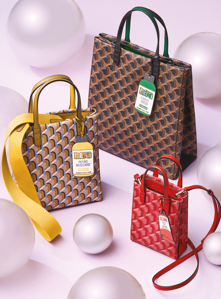 카바스 모노그램 토트 스카이 블루 컬러의 그래픽 패턴이 돋보이는 토트 겸 크로스백. 24만8천원, 로사케이.