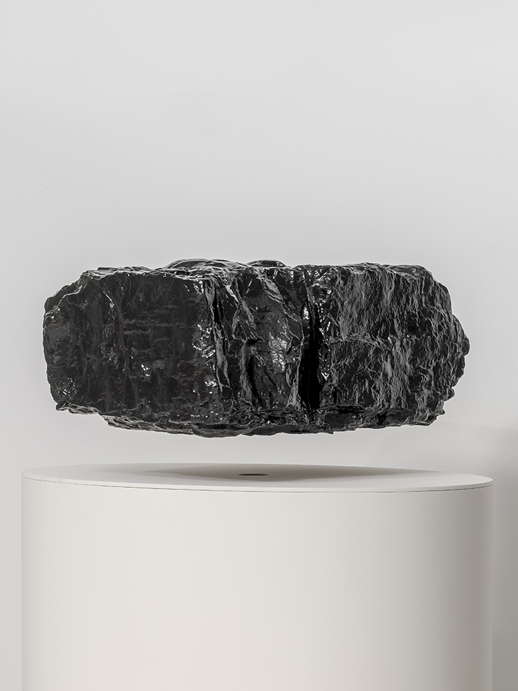 구정아, <Density>, 2023, Polyamide, paint, wood, magnetic levitation device, 126.3x43.6x60.8cm. Courtesy of the artist & PKM Gallery. 