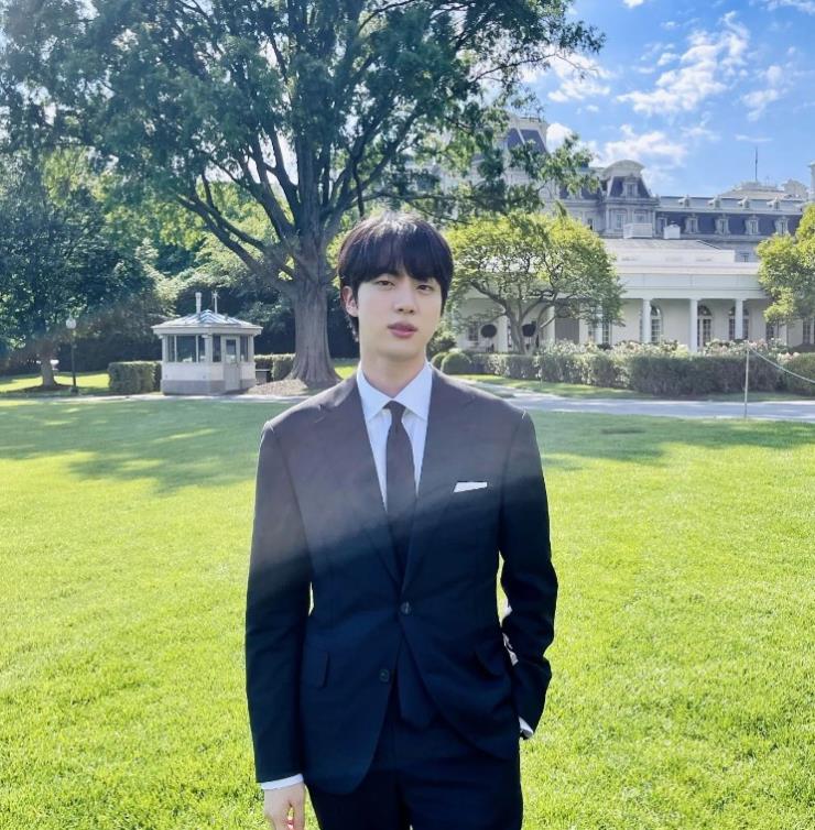 사진 / 진 인스타그램