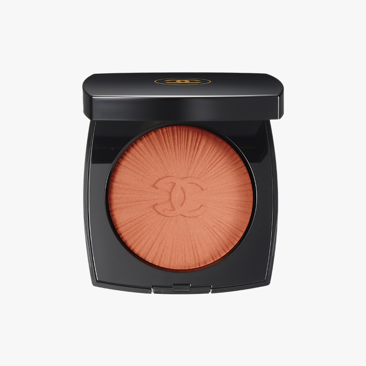 Chanel 블러쉬 뤼미에르, 피치 로지 8만원.