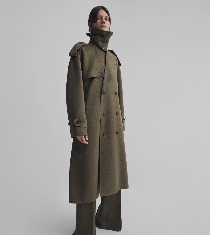 PHOEBE PHILO TRENCH COAT WITH ATTACHABLE SCARF, in khaki wool. 4200 파운드