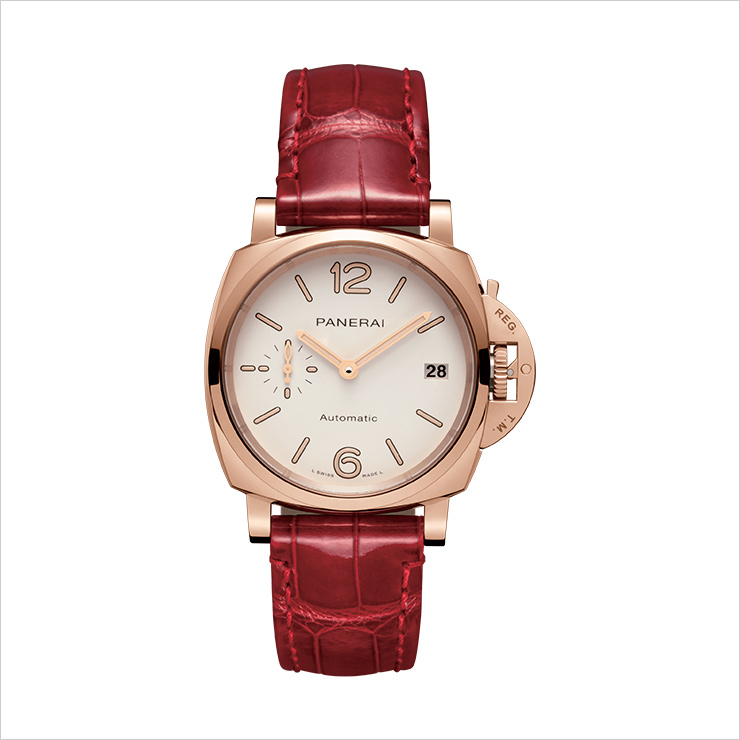 악어가죽 스트랩 시계는 Panerai.