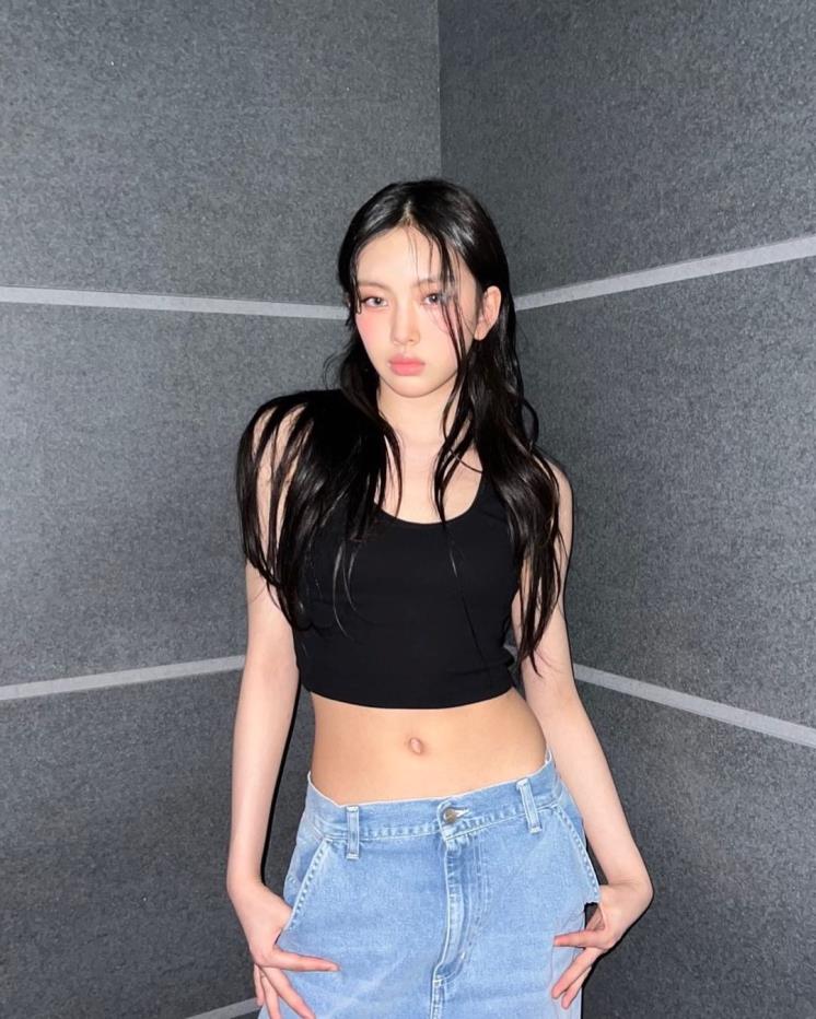 Instagram @newjeans_official