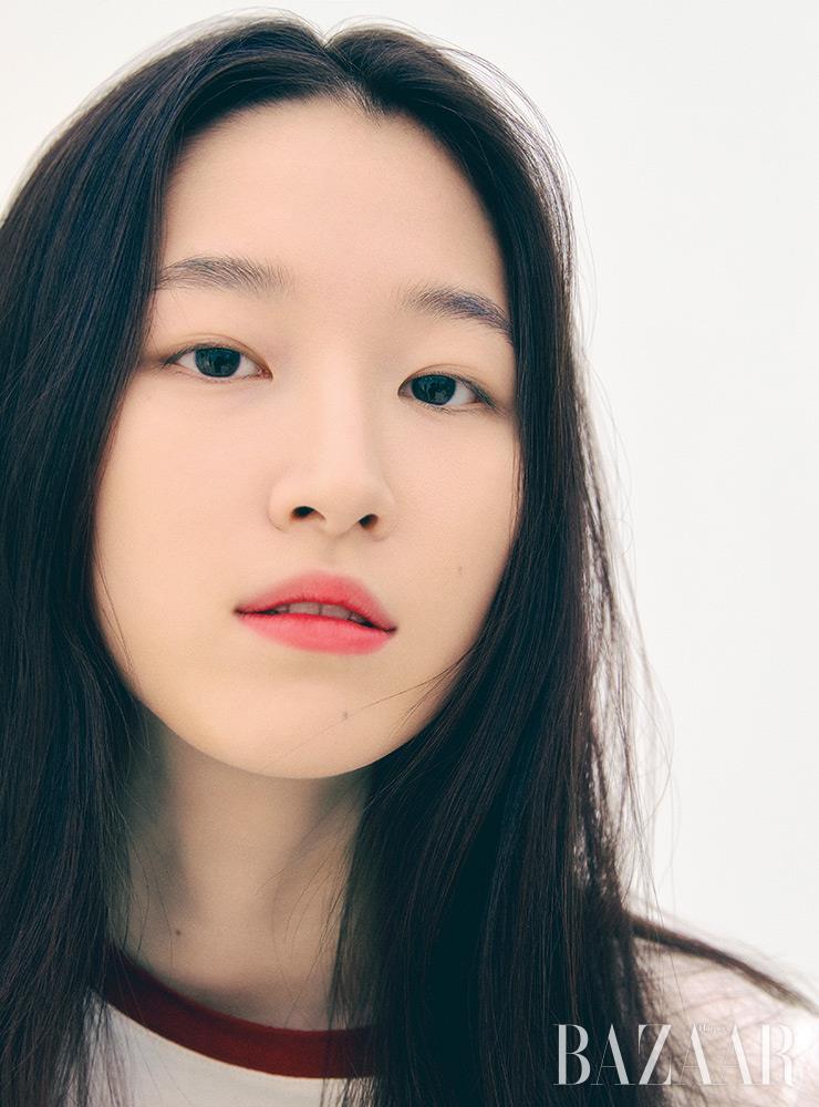 티셔츠는 Matin Kim.