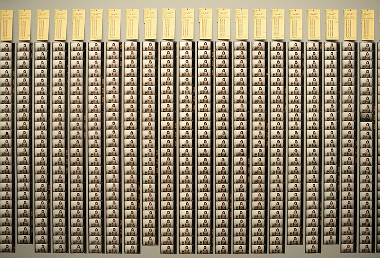 Ausstellungsansicht, «Tehching Hsieh. One Year Performance 1980-1981 (Time Clock Piece)», Neue Nationalgalerie, 1. April– 30. Juli 2023 © der Künstler / Foto: Florian Lampersberger | Near Future