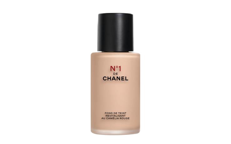 Chanel N°1 DE CHANEL 레드 까멜리아 파운데이션 9만9천원. 