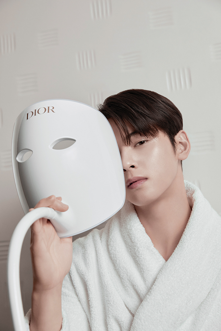 디올 스파 슈발 블랑 파리를 방문한 차은우.