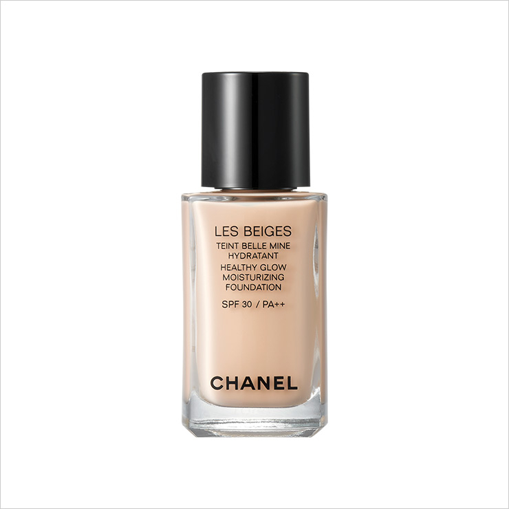 Chanel 레 베쥬 헬시 글로우 모이스처라이징 파운데이션 7만9천원.