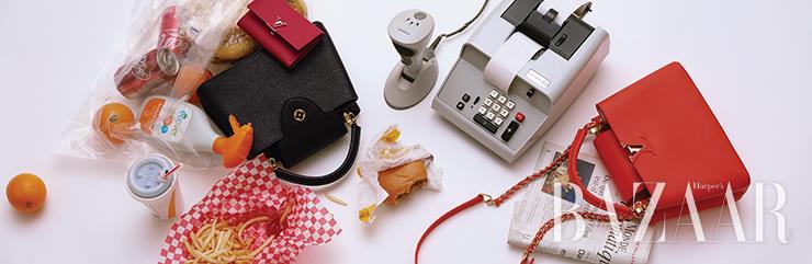 (왼쪽부터) 포켓 사이즈의 ‘카퓌신 컴팩트’ 월릿, 블랙 컬러의 ‘카퓌신 BB’ 백, 체인 스트랩의 ‘카퓌신 BB’ 백은 모두 Louis Vuitton.