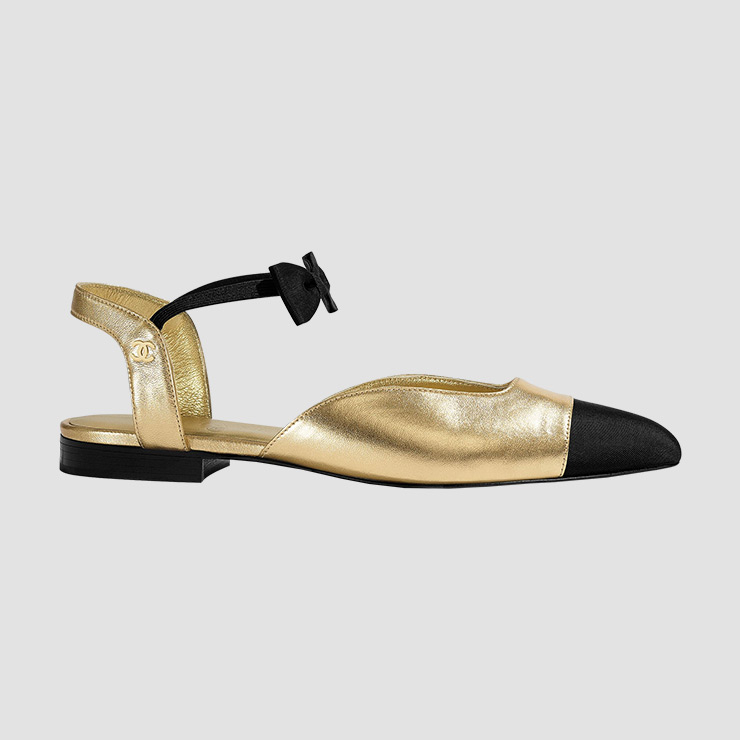 리본 스트랩 슈즈는 가격 미정 Chanel. 