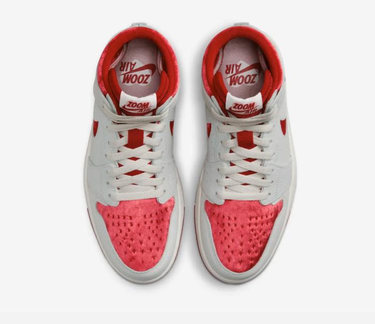 우먼스 에어 조던 1 줌 에어 컴포트 2 Valentine's Day 17만 9천원