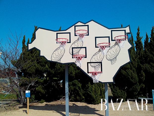 로베 & 폰즈(Llobet & Pons), ‘승자는 없다─멀티 바스켓볼’, 2013, Photo: Kimito Takahashi