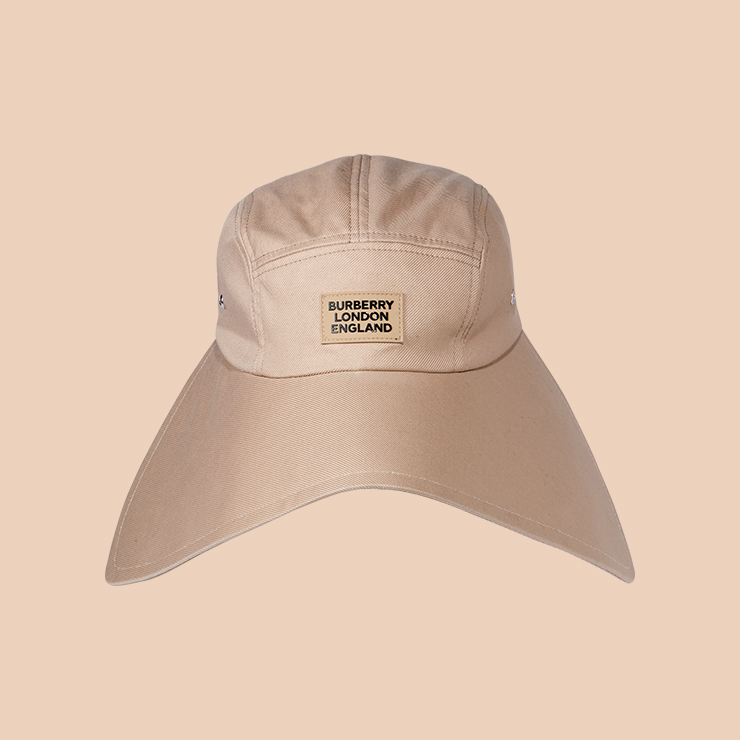 캡 모자는 65만원 Burberry. 