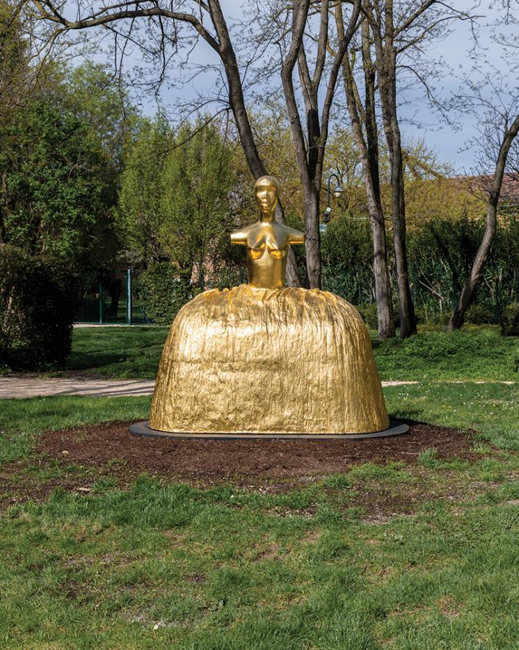 Simone Leigh, <Cupboard>, 2022, Bronze, 225x216x114cm. Photo: Roberto Marossi, © La Biennale di Venezia