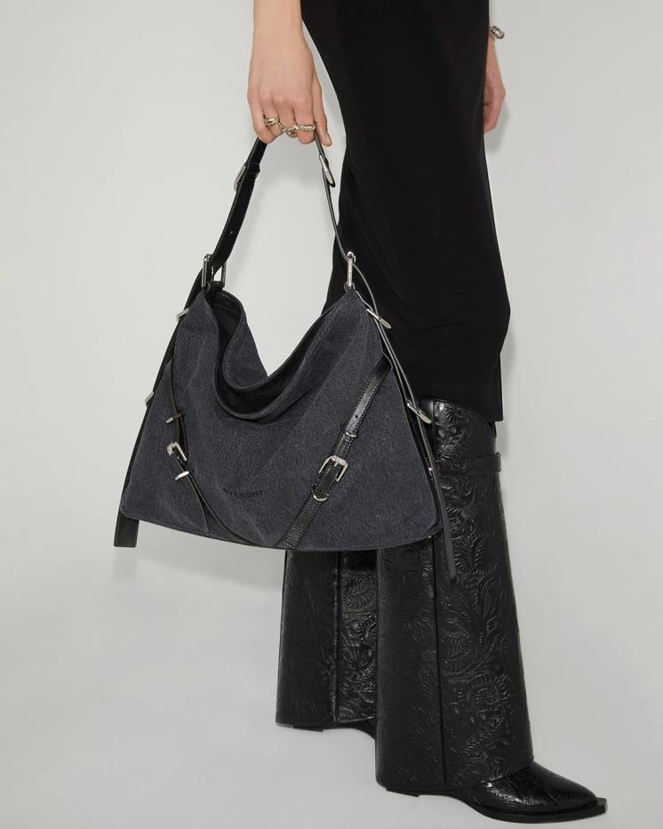 보유(Voyou) 백은 가격 미정 Givenchy.