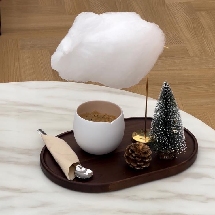 달콤한 솜사탕과 함께 즐기는 커피 'Snowy Coffee'