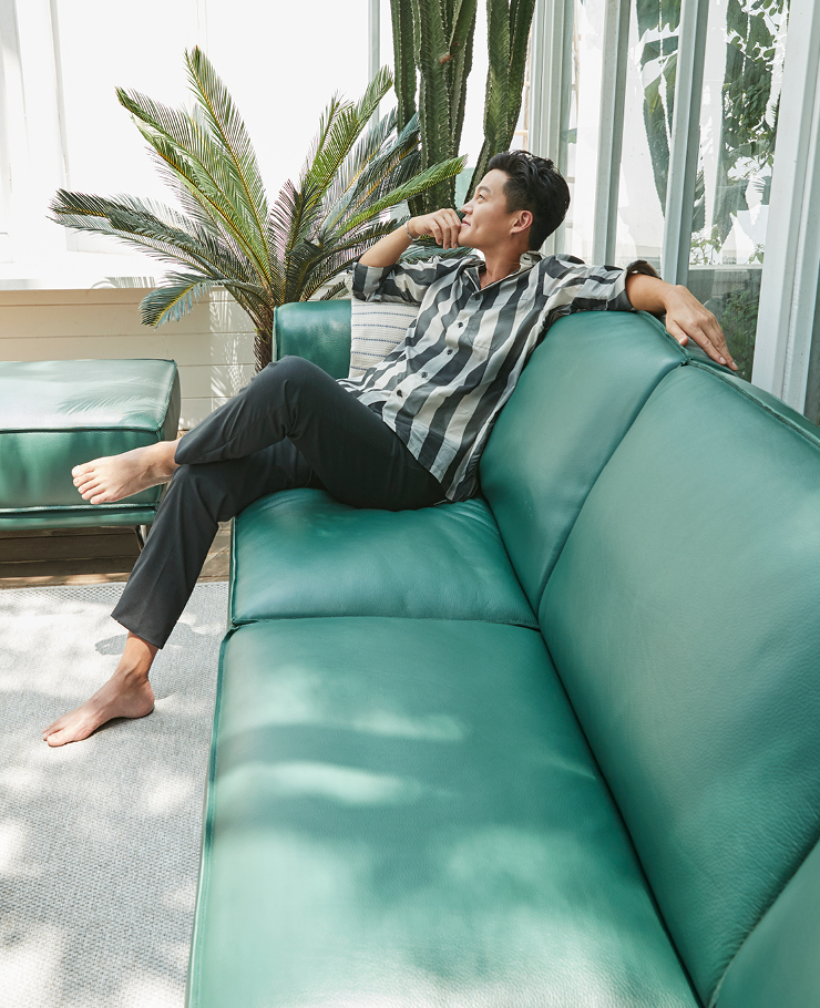 리버쉬 4인 떼르소 통가죽 소파, Jakomo.