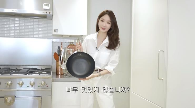 사진/강민경 유튜브 영상 캡처