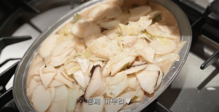 이미지 출처: 유튜브 채널 <걍민경>