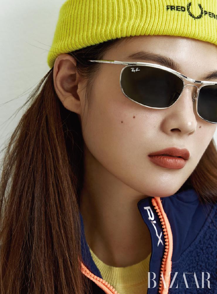 니트 톱은 40만원대, 재킷은 20만원대 Polo Golf. 모자는 8만5천원 Fred Perry. 선글라스는 20만원대 Rayban by Luxottica.