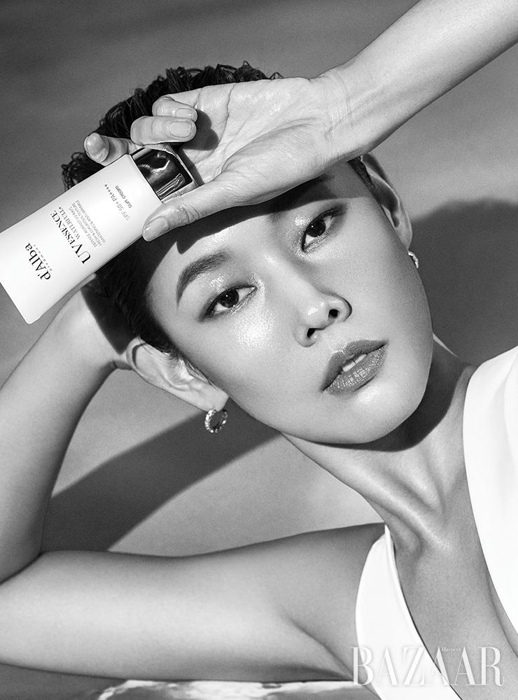 D’alba 워터풀 에센스 선크림 3만2천원.