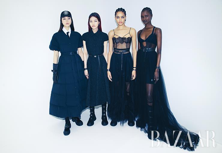 다양한 실루엣의 드레스 군단. 