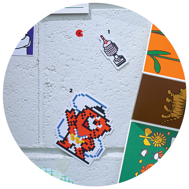 1,2 픽셀을 모티프로 서울의 상징물을 그린 픽셀 아티스트의 스티커는 3천원 Joo Jae Bum by Seoul Sticker Shop.