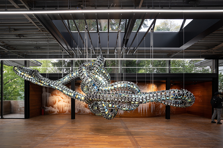 Yunchul Kim, <Chroma v>. Photo by: Marco Cappelletti