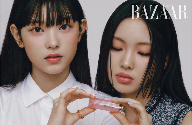 의상과 액세서리는 모두 Dior.