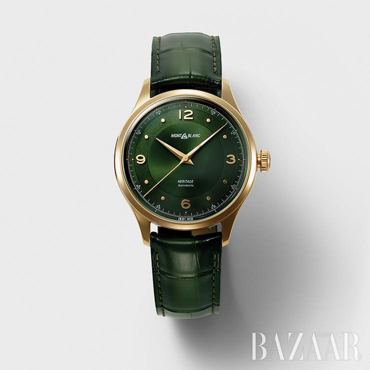 다이얼 내부에 무빙 다이아몬드가 세팅된 ‘해피 스포츠’ 시계는 1천5백만원대 Chopard.