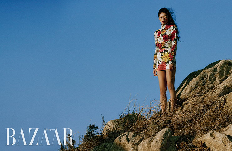 톱, 스커트는 Etro.