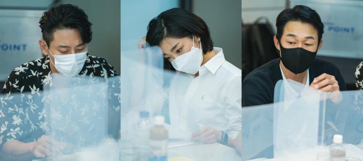 주지훈, 최성은, 박성웅 / 콘텐츠웨이브