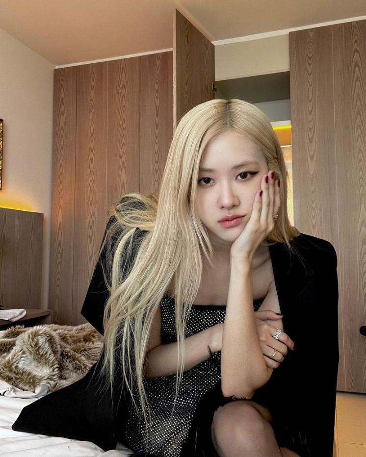 @roses_are_rosie