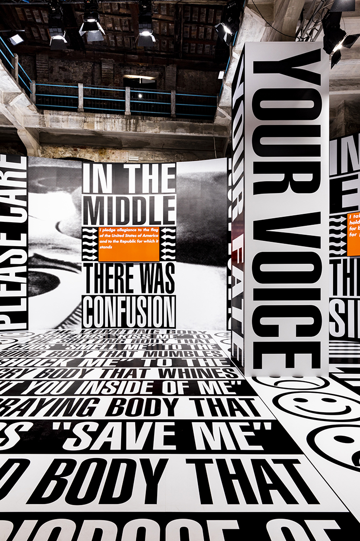 Barbara Kruger, <Untitled (Beginning/Middle/End)>, 2022, Site-specific installation, print on vinyl Three-channel video installation (on 3 flatscreen monitors), sound Dimensions variable, 5 mins. 35 sec. With the additional support of Spruth Magers; Maharam Photo by: Roberto Marossi