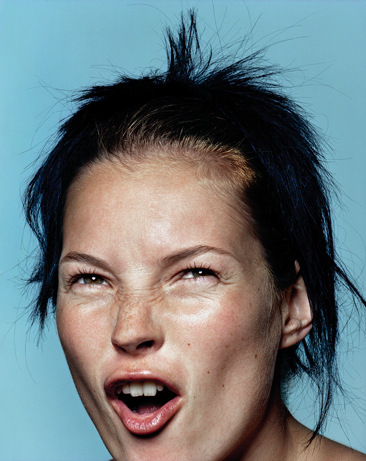 케이트 모스(Kate Moss), 사진작가 데이비드 심스(David Sims), 미국 <하퍼스 바자> 1997년 7월호.