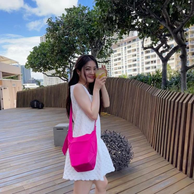 instagram @__shinyeeun