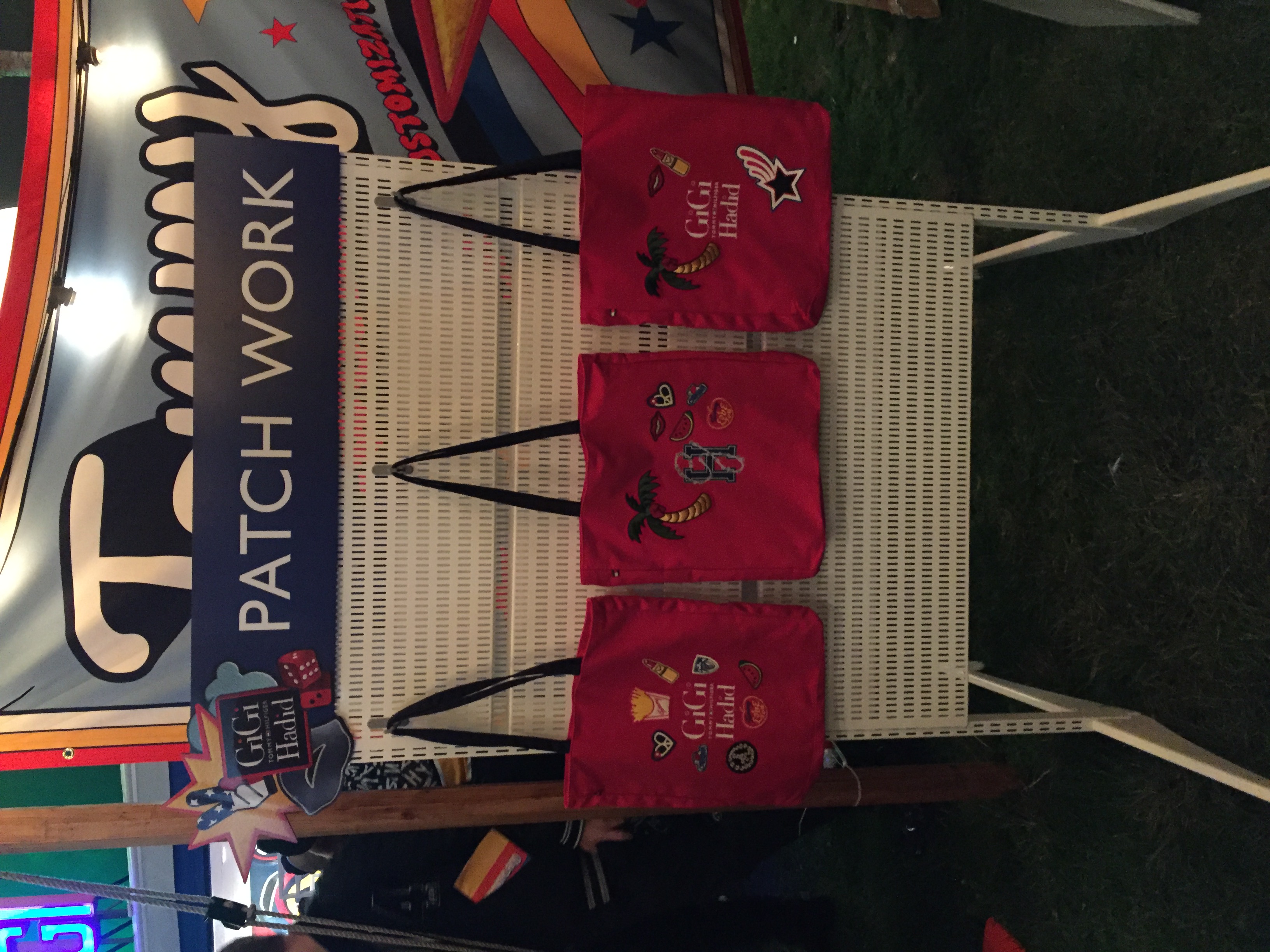 다채로운 패치워크를 장식할 수 있는 캔버스 백